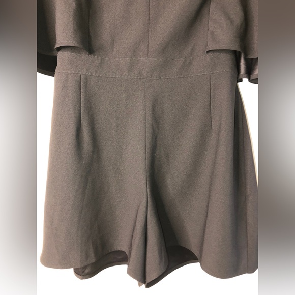 Leith Black Flutter Sleeve V Neck Romper Size Small - Picture 3 of 6